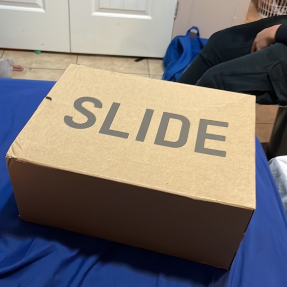 yeezy slides size 9.5 men slightly worn - Picture 2 of 3